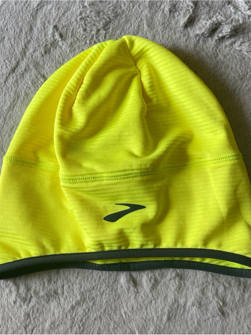 Brooks Men’s High-Visibility Yellow Running Hat